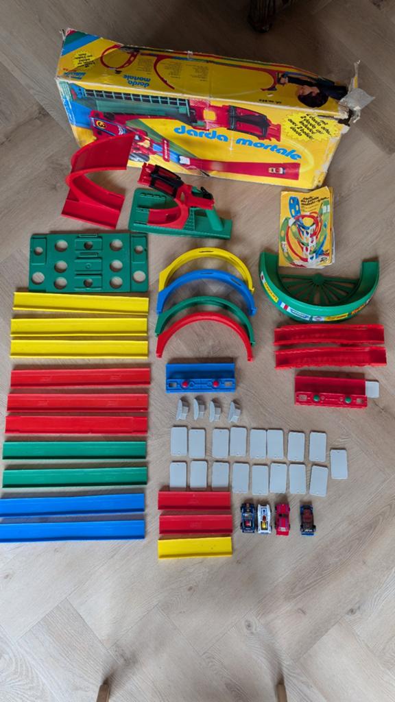 Darda Mortale Racebaan. Auto's defect., Kinderen en Baby's, Speelgoed | Racebanen, Overige merken, Opwindmechanisme, Ophalen of Verzenden