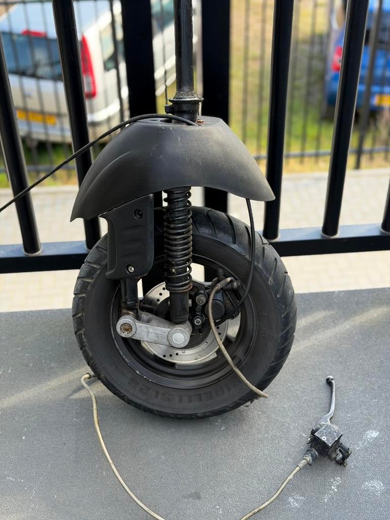 Piaggio zip sp mono voorvork moet weg, Fietsen en Brommers, Scooters | Piaggio, Ophalen, Zo goed als nieuw, Benzine, Zip