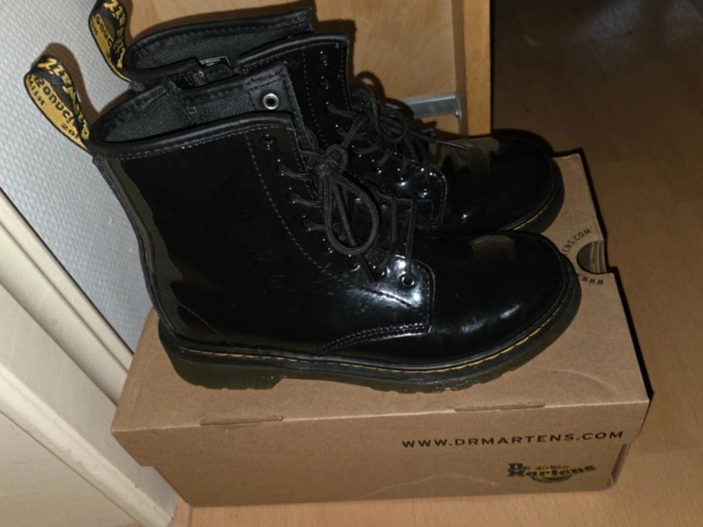 Nieuwe zwarte Dr. Martens maat 36 in doos, Kleding | Dames, Schoenen, Zwart, Lage of Enkellaarzen, Nieuw, Ophalen of Verzenden
