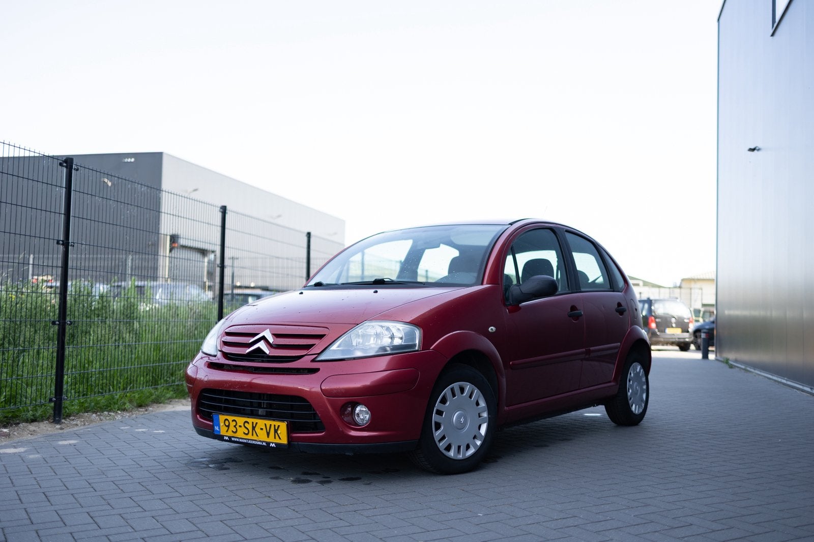 Citroën C3 1.1 I 2006 Rood, Auto's, Citroën, Voorwielaandrijving, 40 €/maand, 920 kg, Origineel Nederlands