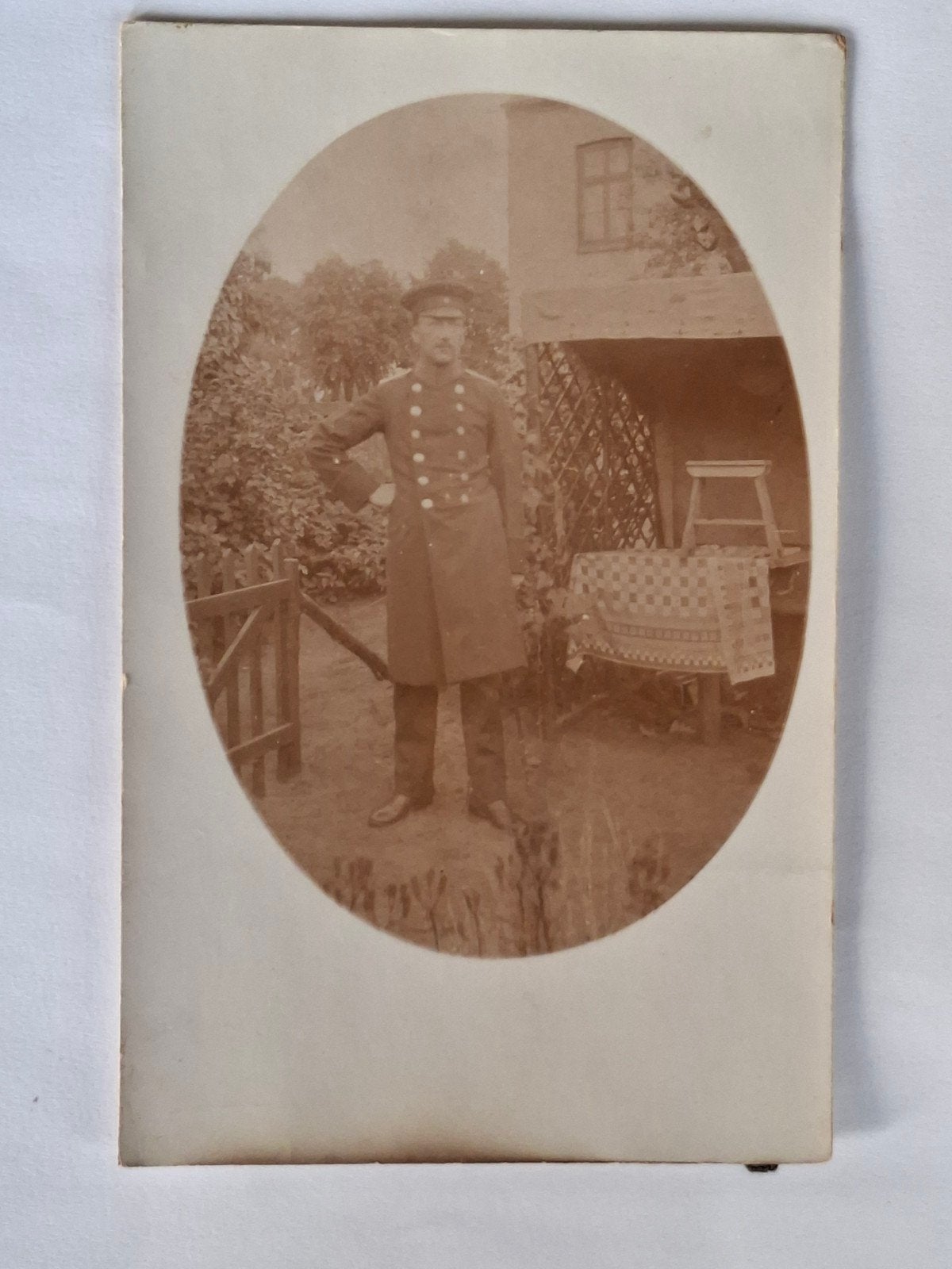 Fotokaart- portret- overjas- uniform- pet- Duitsland, Ophalen of Verzenden, Overige soorten, Duitsland, Foto of Poster