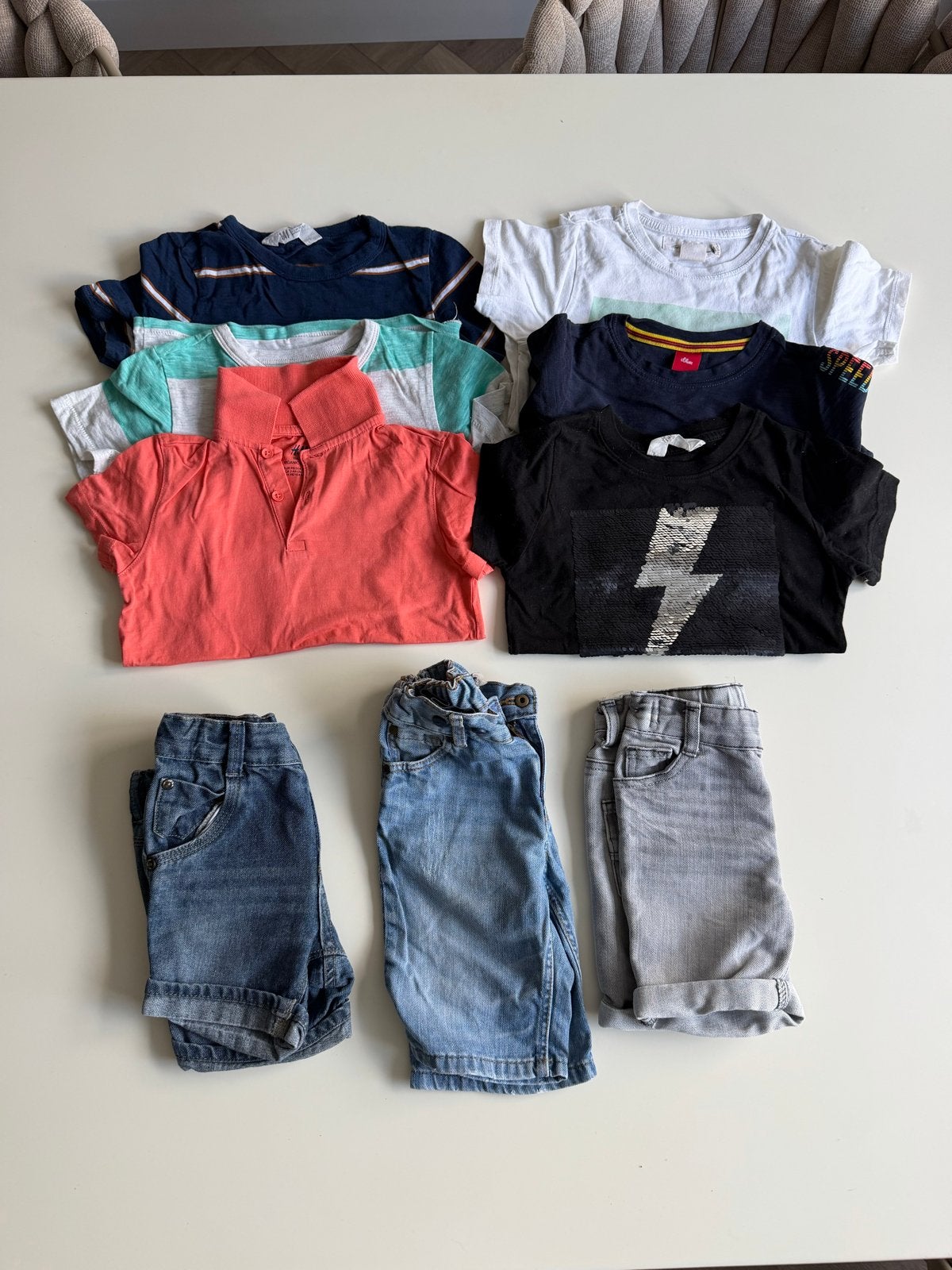 Jongenskleding pakket 92/98 T-shirts en spijkerbroeken, Ophalen of Verzenden, Gebruikt, Jongen, Setje