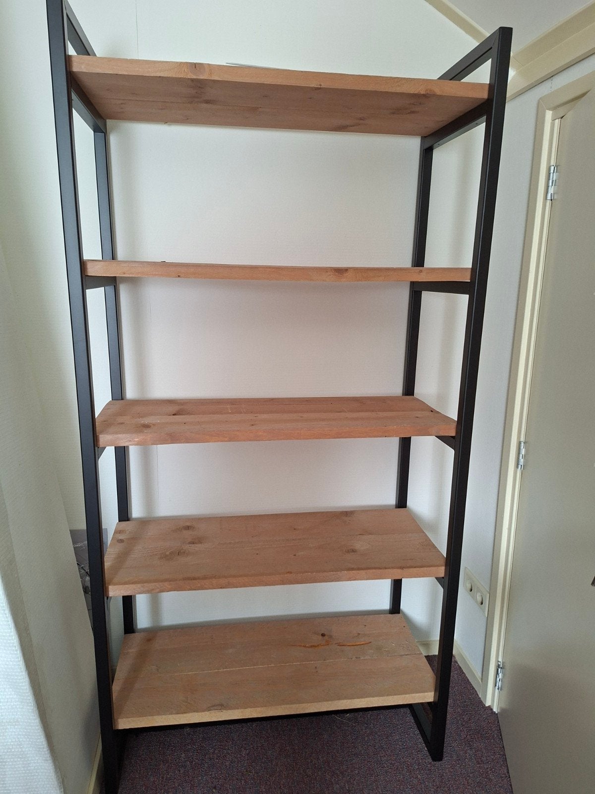 MOOIE KAST( LIEFST GOUW OP HALEN), Ophalen, 50 tot 100 cm, Zo goed als nieuw, Metaal