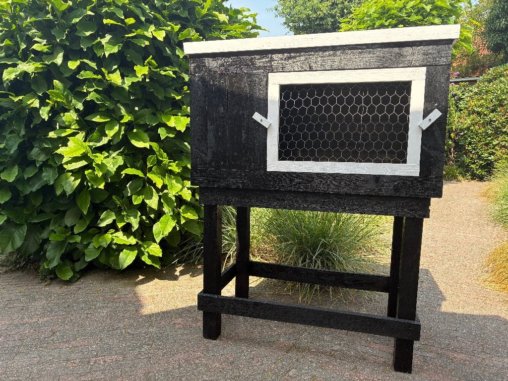 Nieuw Konijnenhok op onderstel, Dieren en Toebehoren, Nieuw, 75 tot 110 cm, Ophalen, Minder dan 60 cm