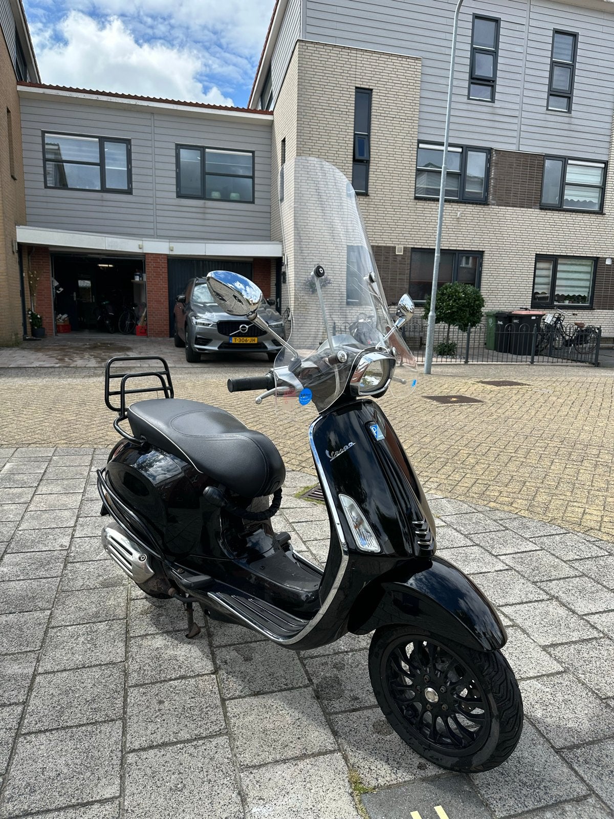 Vespa Sprint 45km/u uit 2018 - Zwart, Fietsen en Brommers, Scooters | Vespa, Gebruikt, Maximaal 45 km/u, Vespa S, Ophalen of Verzenden