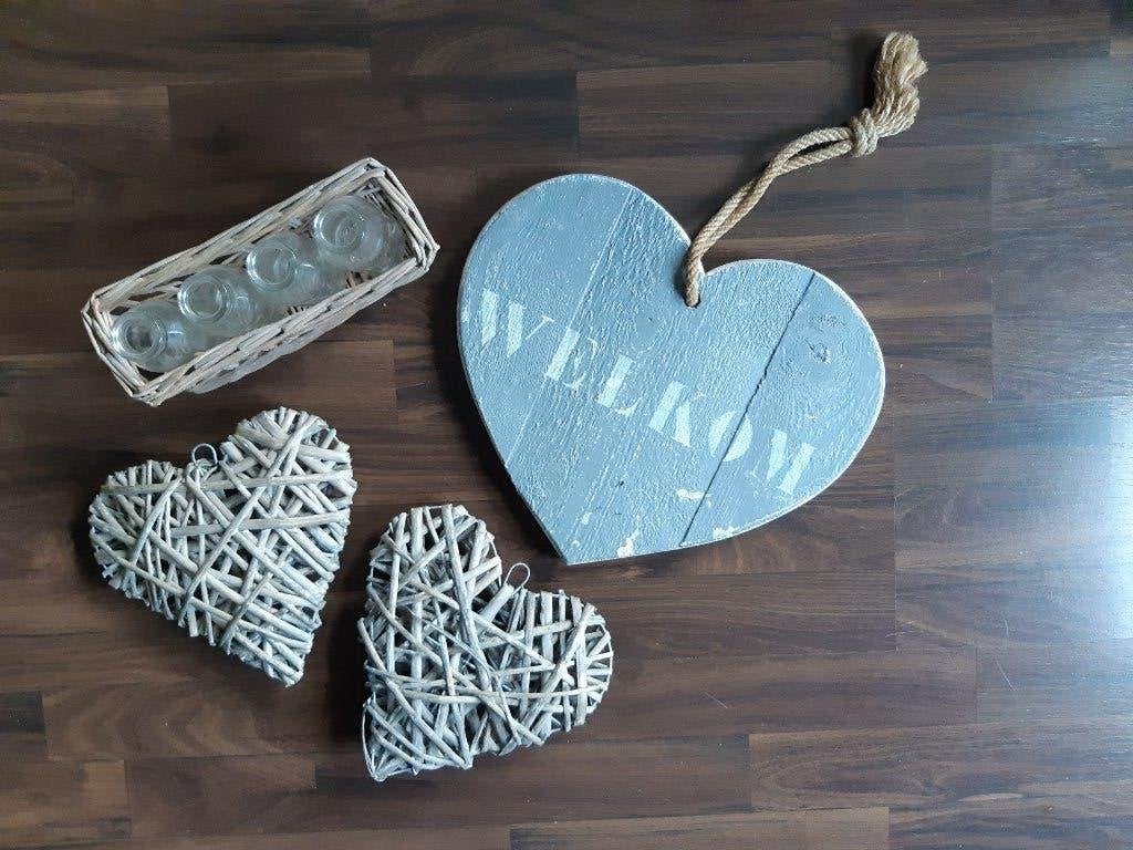 Houten hart tekst WELKOM + 2 rieten hartjes + vaasjes, Ophalen of Verzenden