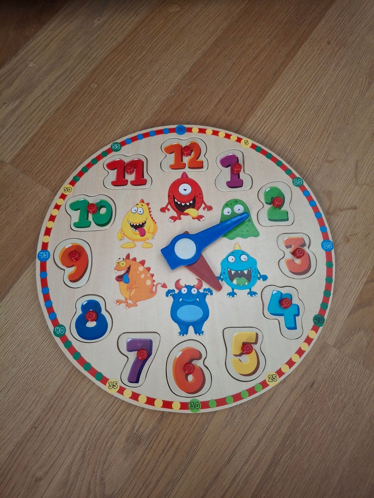 Houten puzzelklok met cijfers en monsters, Ophalen, Zo goed als nieuw, Puzzelen