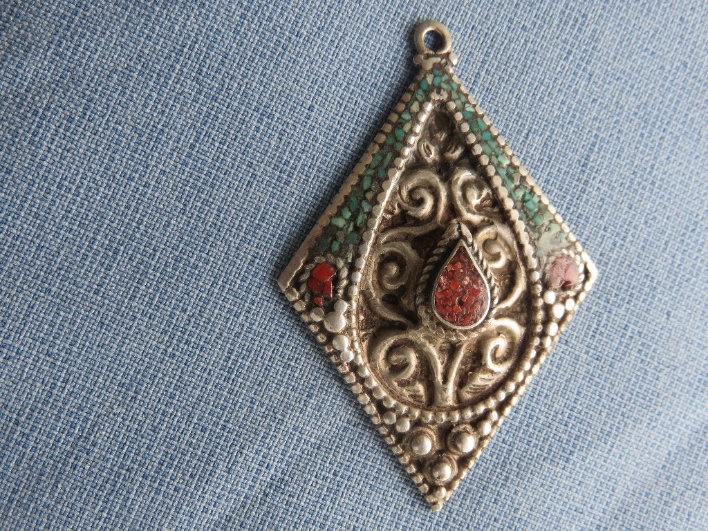 Oude oriëntaalse hanger met turquoise stenen - 20e eeuw, Ophalen of Verzenden, Gebruikt, Overige kleuren, Overige materialen