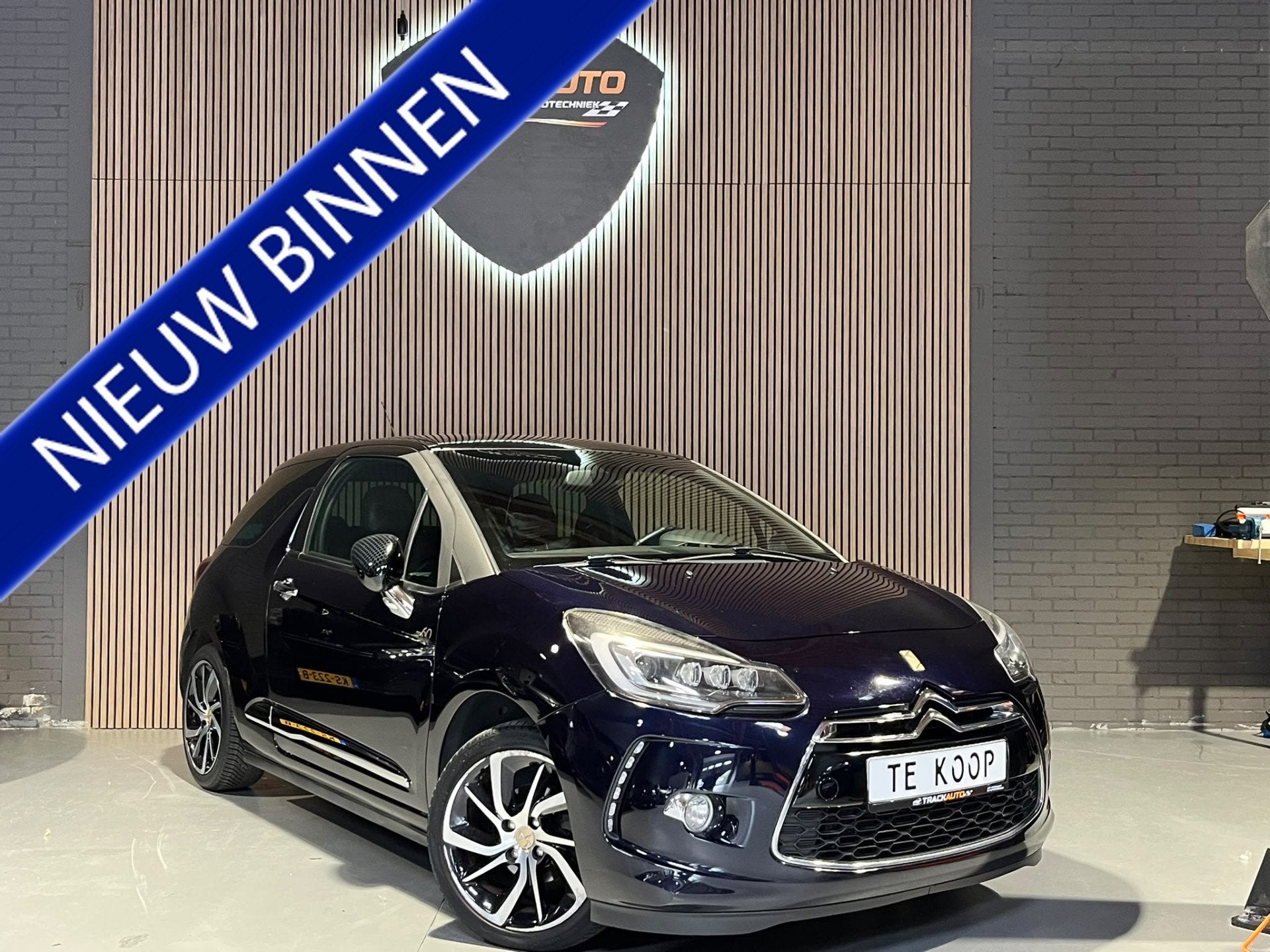 Citroën DS3 1.2 PureTech Edition60 110PK Navi.CruiseC.Clima, Auto's, Gebruikt, Blauw, Leder, Handgeschakeld