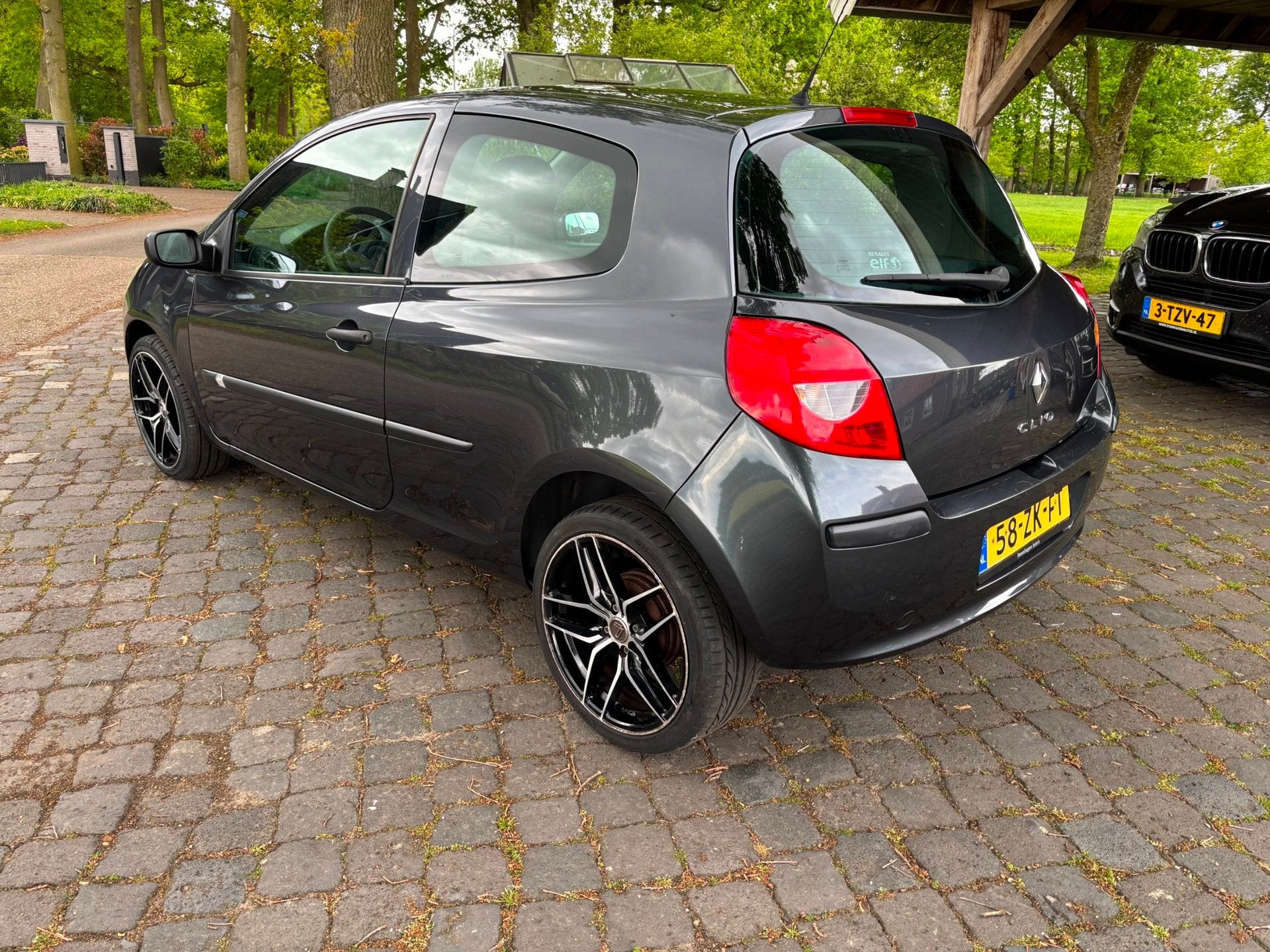 Renault Clio 1.2 Special Line, Auto's, Voorwielaandrijving, Gebruikt, Zwart, 4 cilinders