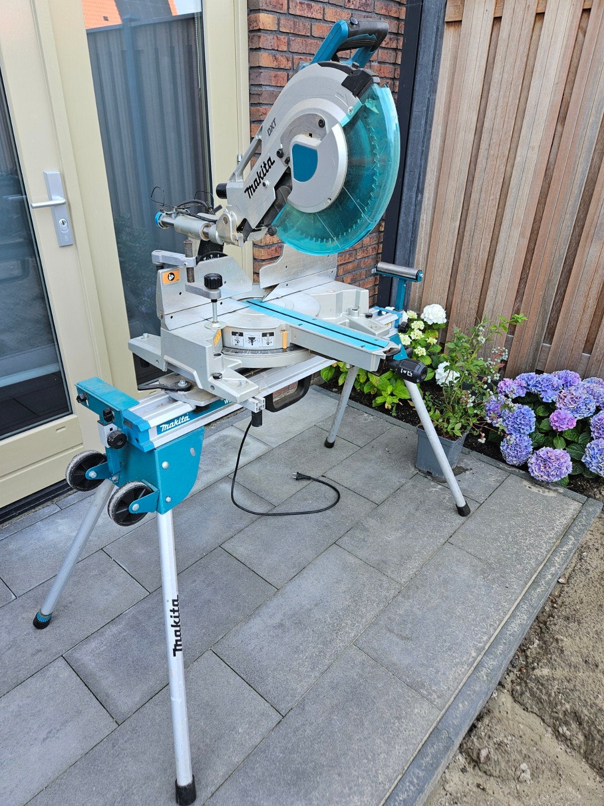 Makita LS1216L Afkortzaag met onderstel, Doe-het-zelf en Verbouw, Gereedschap | Zaagmachines, Ophalen, 70 mm of meer, Zo goed als nieuw
