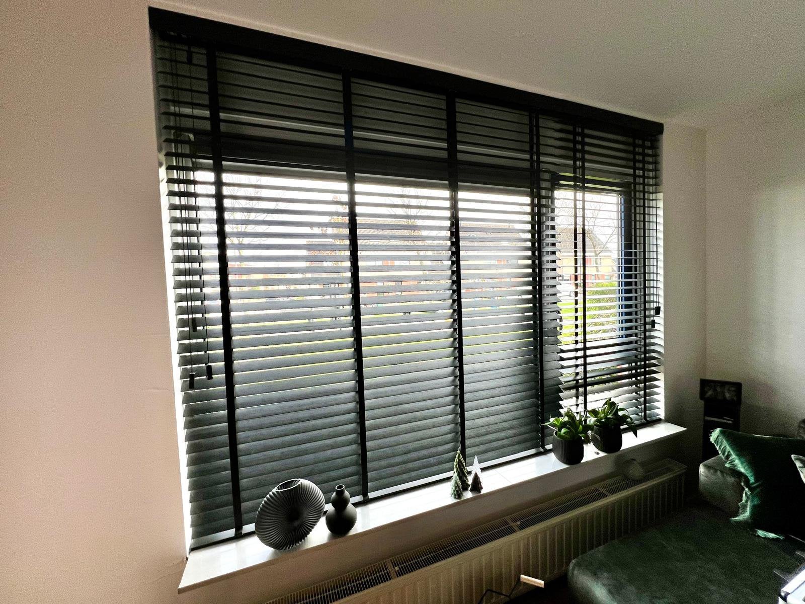 Houten jaloezieën zwart 50 mm lamelbreedte, Ophalen, Jaloezie, Overige merken, 180 cm