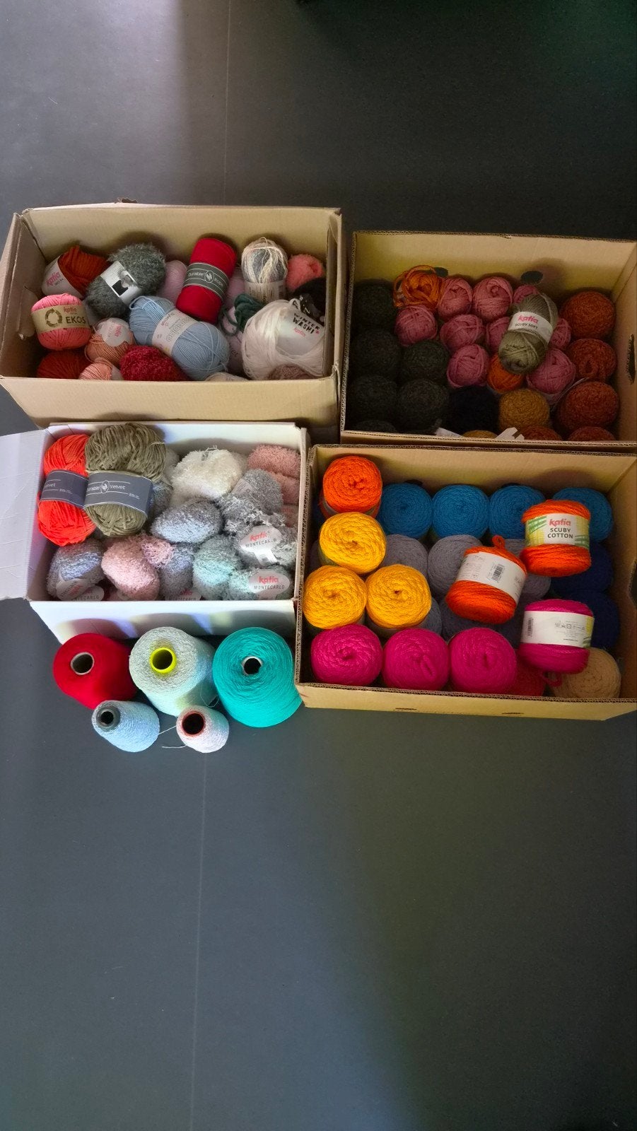 Grote partij wol en garen voor breien en haken, Ophalen, Nieuw, Breien of Haken, Wol of Garen