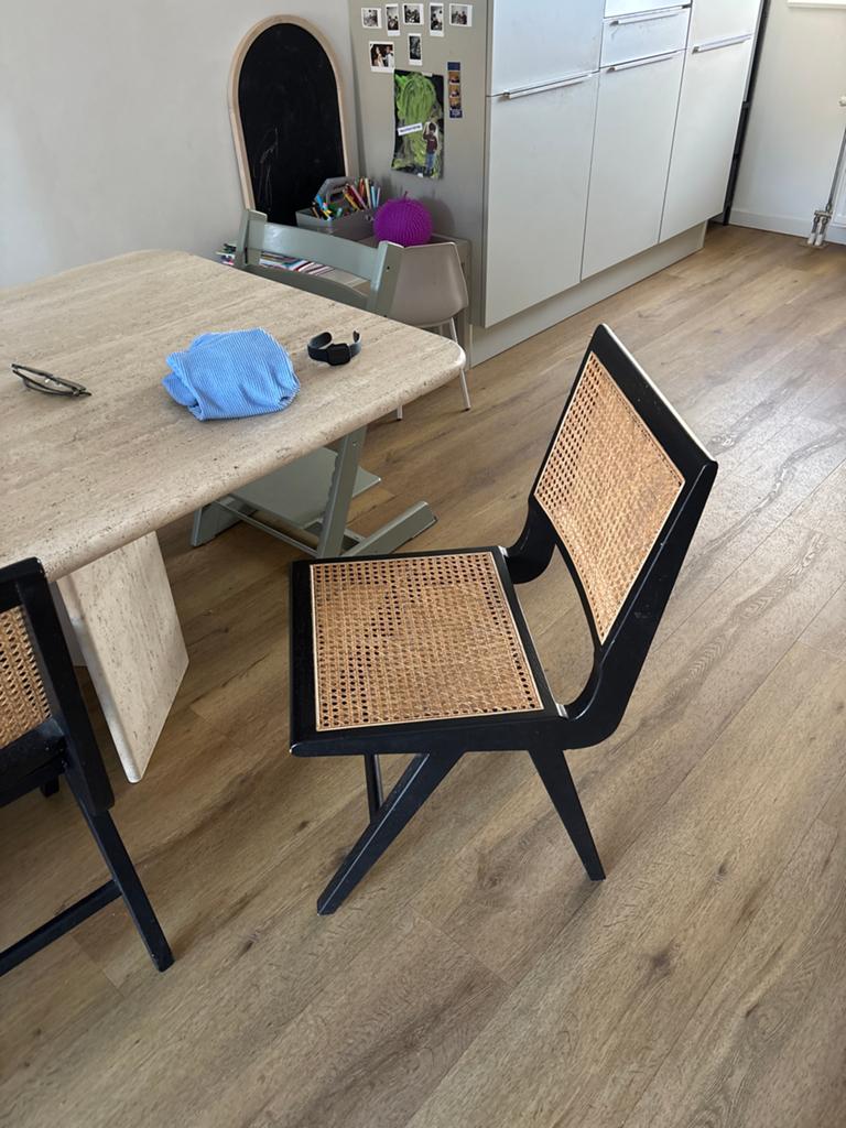 Furnified Zwarte rotan stoel met houten frame, Ophalen, Gebruikt, Zwart, Eén