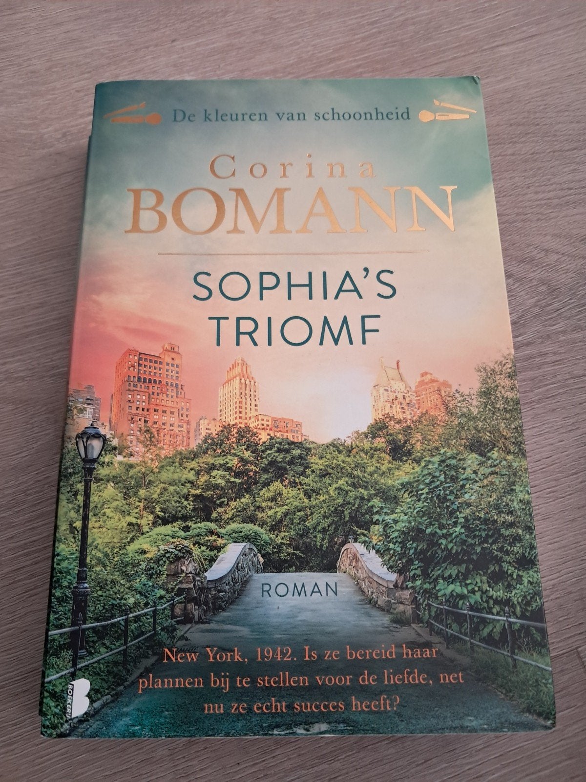 Corina Bomann - Sophia's Triomf (Roman), Boeken, Ophalen of Verzenden, Gelezen, Corina Bomann, Nederland