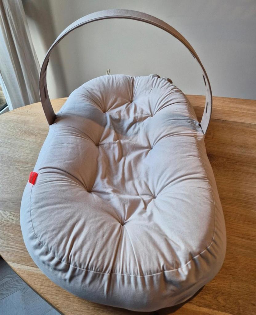 Done by Deer Cozy Raffi Babynestje Sand, Kinderen en Baby's, Babywiegjes en Ledikanten, Ophalen, Zo goed als nieuw, Wieg