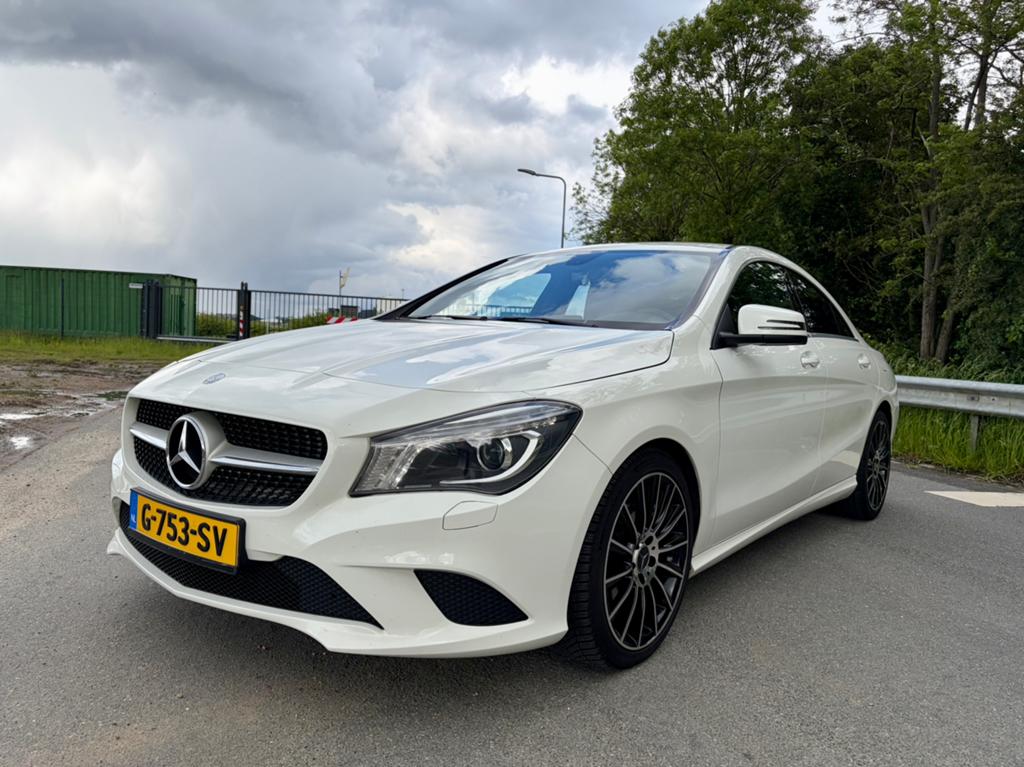 Mercedes-Benz CLA 180 1.6 90KW Blue Eff. Edit. 2013 Wit, Auto's, Mercedes-Benz, Particulier, CLA, Benzine, A, Sedan, Handgeschakeld