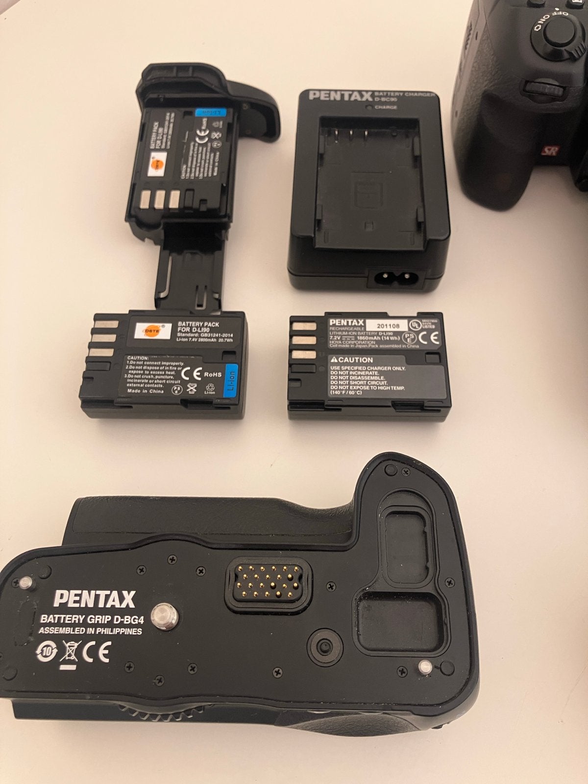 Pentax K5 spiegelreflexcamera met 55-300mm lens en extra's, Spiegelreflex, Beeldstabilisatie, Ophalen of Verzenden, Zo goed als nieuw