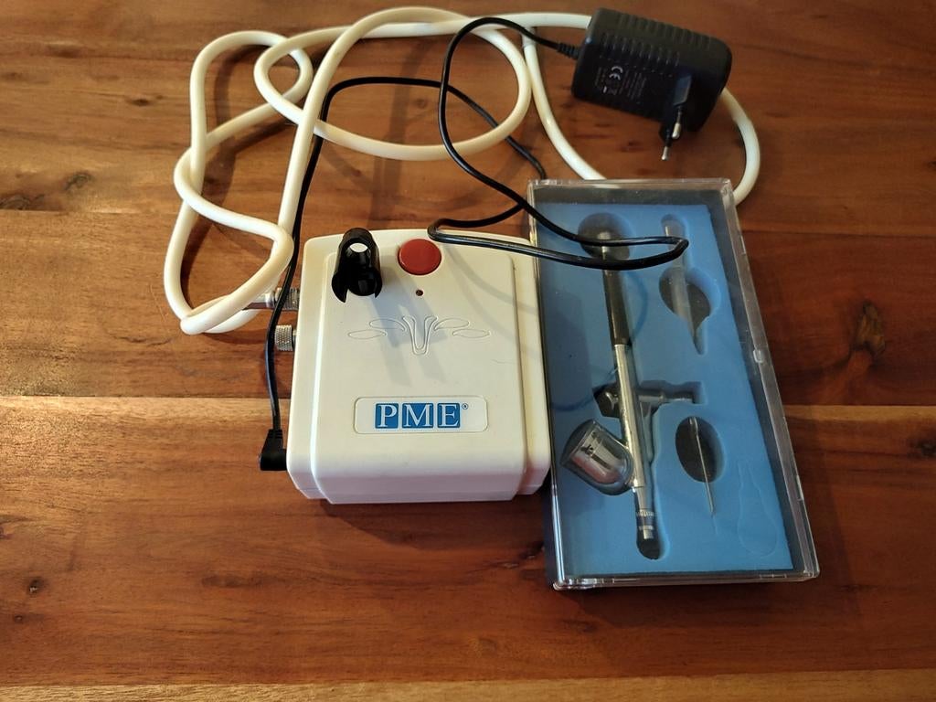 PME Airbrush Compressor Kit TC-100 voor Taartdecoratie, Ophalen of Verzenden, Zo goed als nieuw, Taarten of Cupcakes, Overige typen