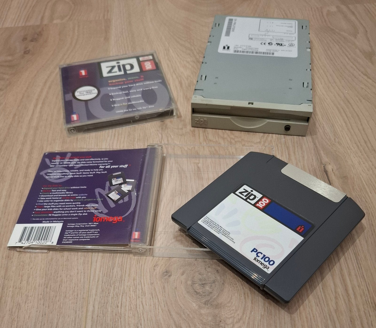 Iomega Zip 250 Drive Intern (IDE) + 2x Zip 100 Disks, Computers en Software, Vintage Computers, Ophalen of Verzenden, ATAPI