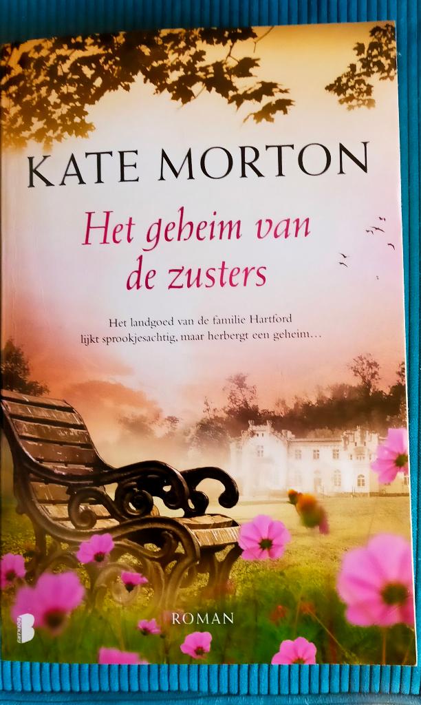 Het geheim van de zusters - Kate Morton, Boeken, Romans, Zo goed als nieuw, Ophalen