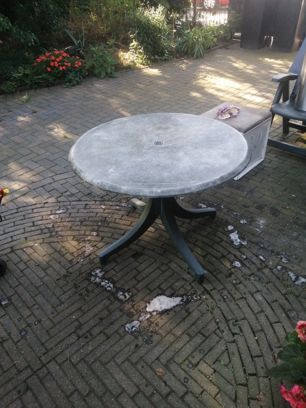 Gratis af te halen: Ronde tuintafel, Tuin en Terras, Ophalen of Verzenden