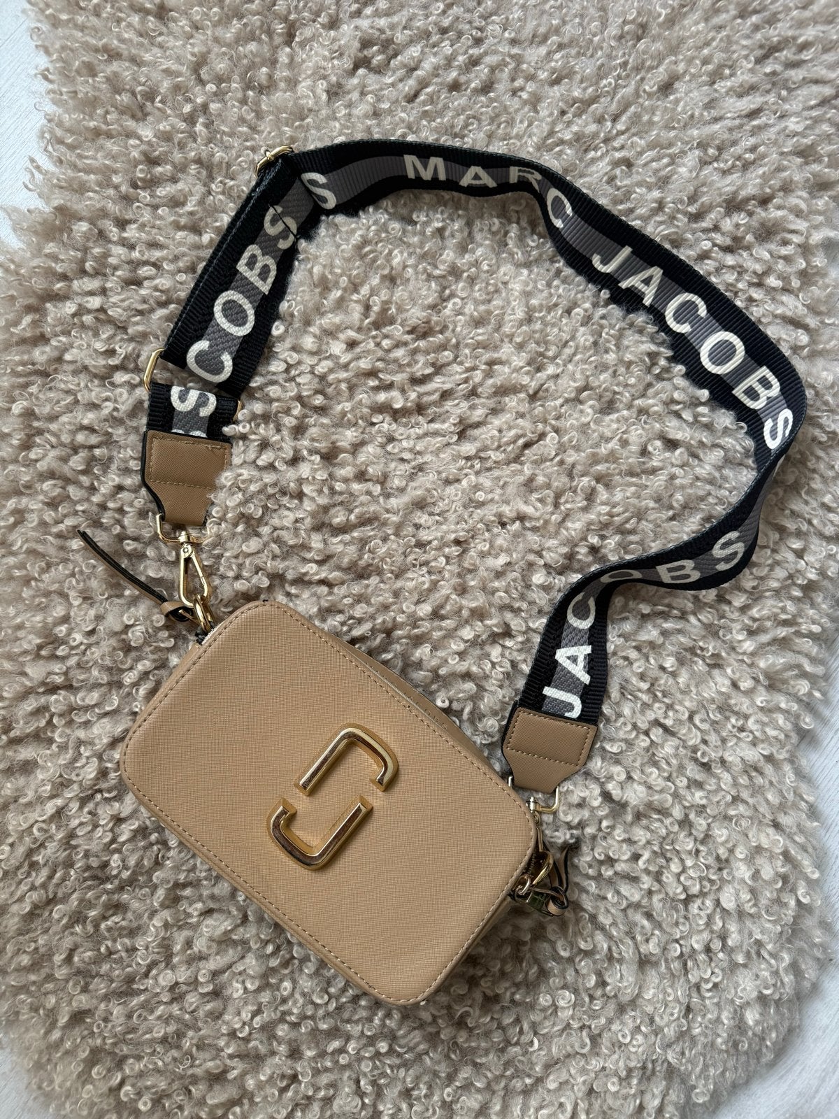 Marc Jacobs Snapshot tas beige met brede band, Sieraden, Tassen en Uiterlijk, Tassen | Damestassen, Ophalen of Verzenden, Zo goed als nieuw
