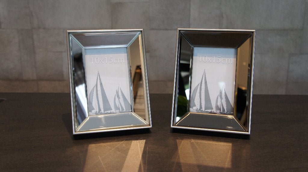 NIEUWE - Fotolijst met spiegelrand 10x15 cm - Zilver, Hangend, Overige materialen, Ophalen of Verzenden, Fotolijst