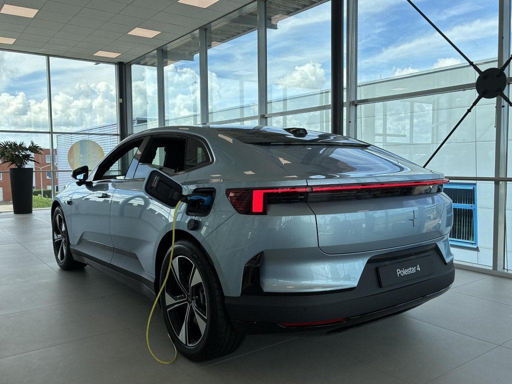 Polestar 4 Long Range Dual motor Plus 100 kWh Long range dua, Auto's, Polestar, Automaat, 12 maanden, Automatische klimaatregeling