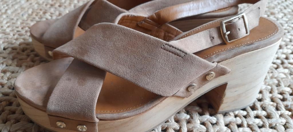 Oysho sandalen met houten hak maat 39, Ophalen of Verzenden