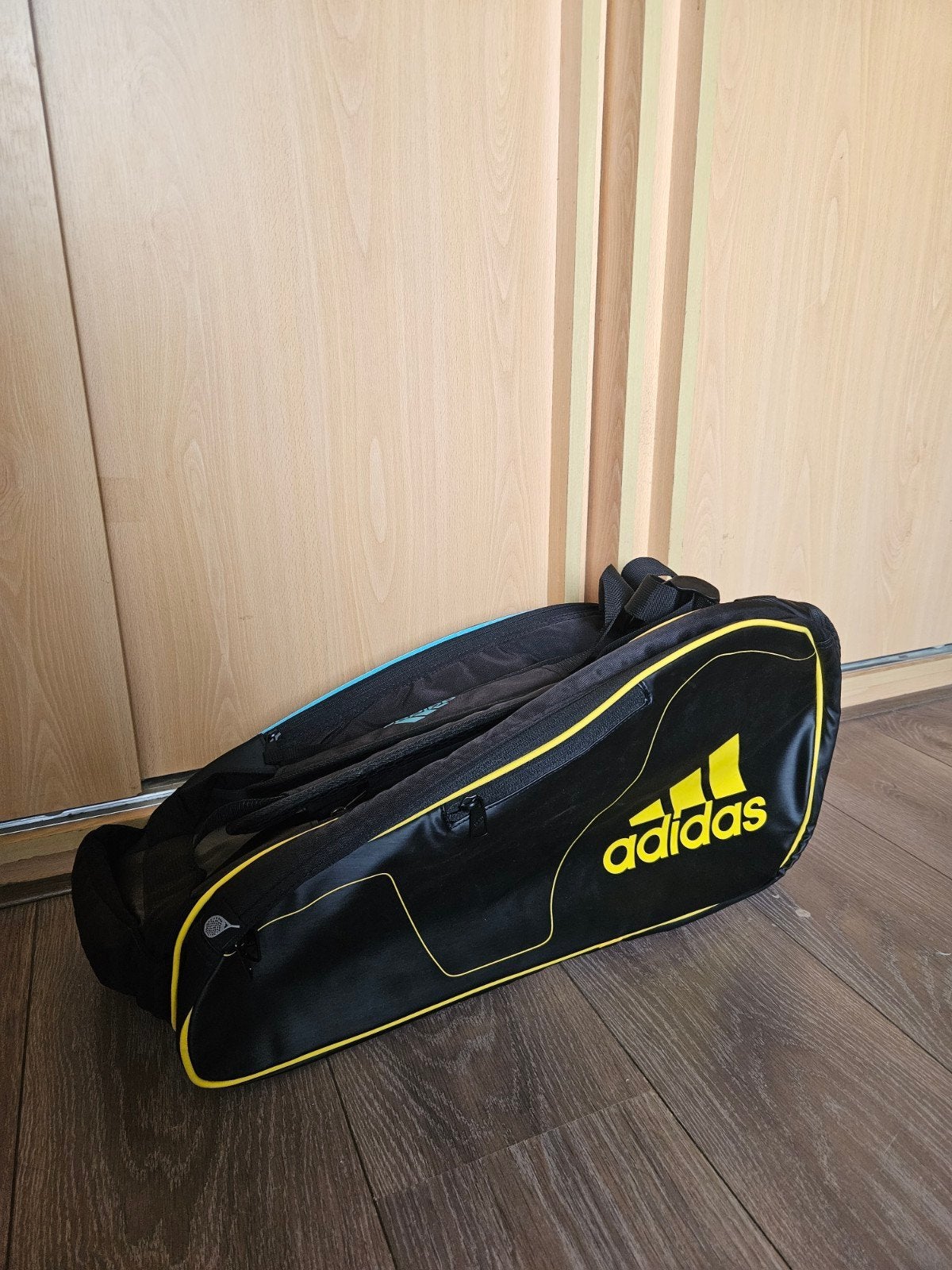 Nieuwe Adidas padeltas, Sport en Fitness, Badminton, Ophalen of Verzenden, Nieuw, Tas