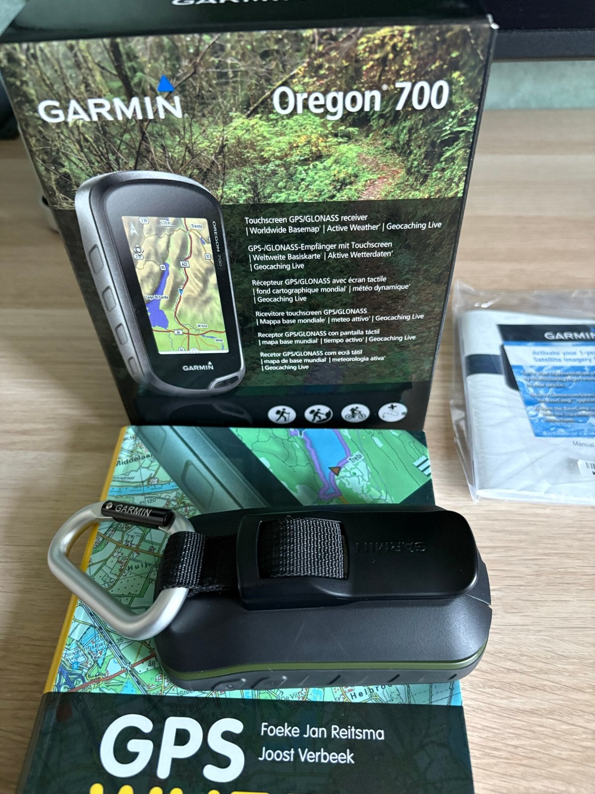 Garmin Oregon 700 GPS met boek en accessoires, Ophalen of Verzenden, Zo goed als nieuw, Navigatie of Gps