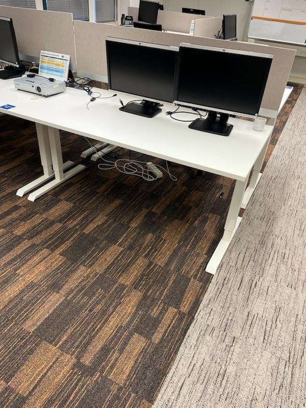 Flex 3 zit-sta zit-sta slinger bureau, Zit-sta bureau, 160 cm, Swan Products, Info@swan-products.nl