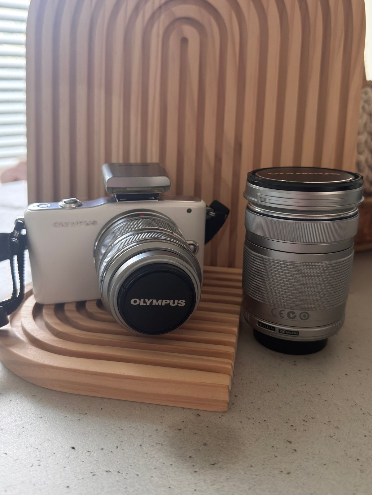 Olympus E-PM1 Systeemcamera met 2 lenzen en accessoires, Ingebouwde flitser, Gebruikt, Ophalen of Verzenden, Olympus