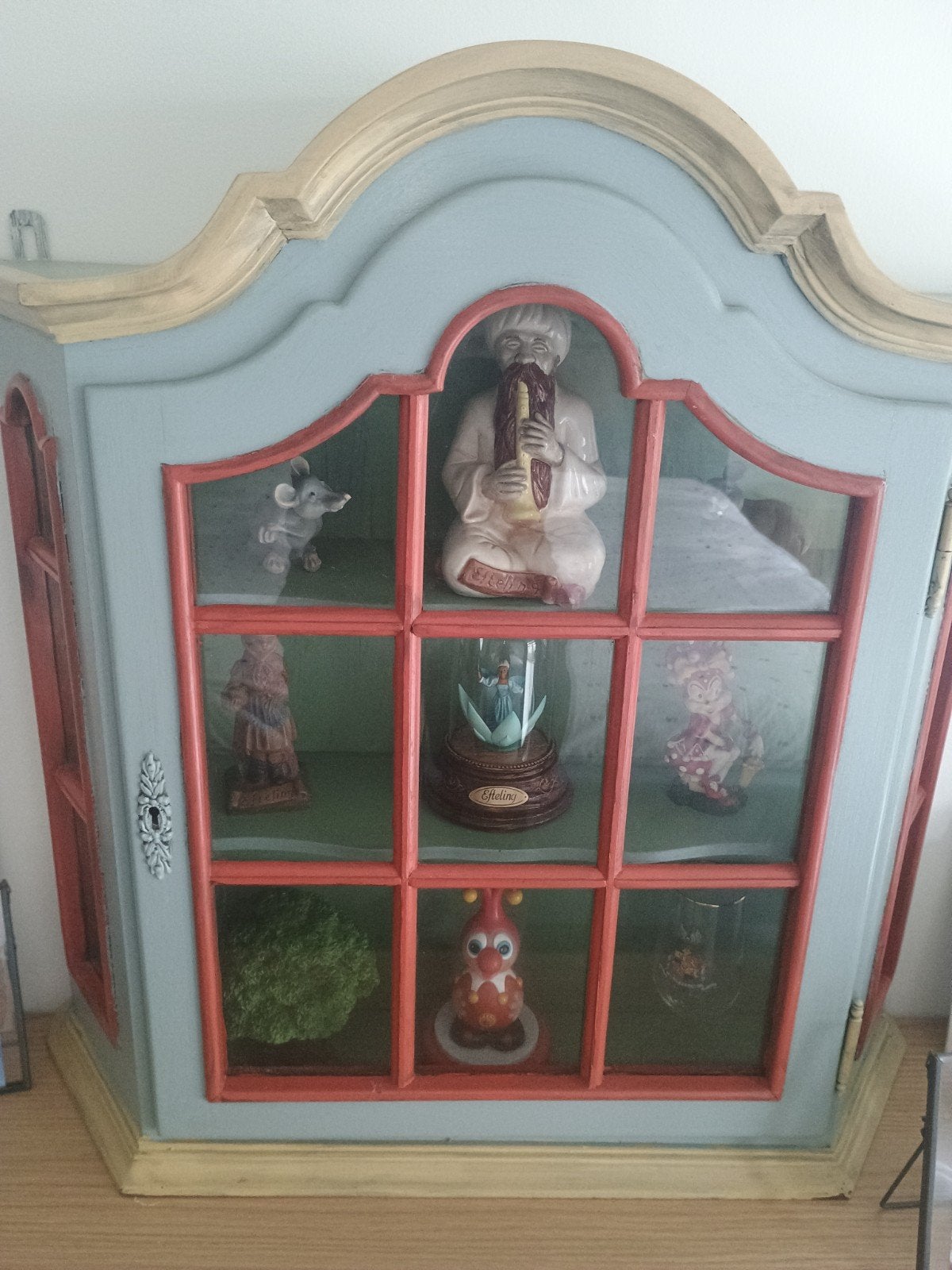 Efteling vitrine met beeldjes, Verzamelen, Ophalen, Zo goed als nieuw, Beeldje of Poppetje