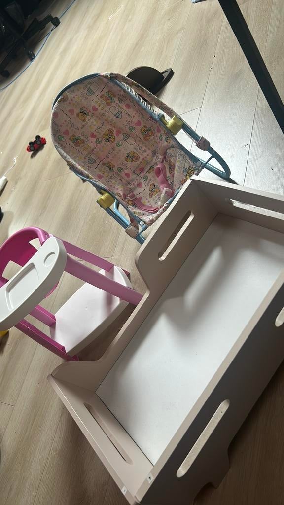 Poppen bedje / kinderstoel/ wipstoel, Ophalen of Verzenden, Zo goed als nieuw, 50 tot 100 cm, Minder dan 100 cm