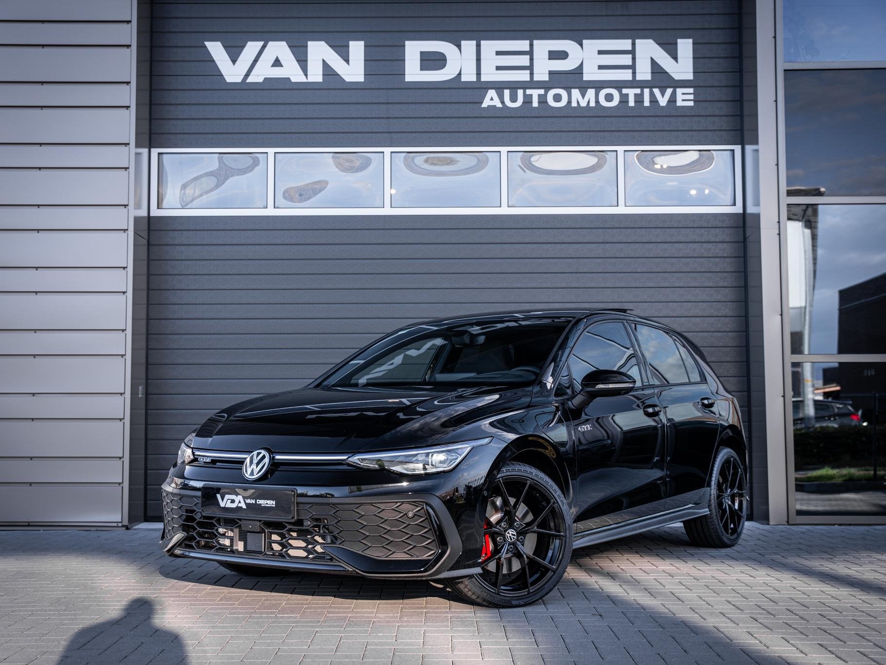 Volkswagen Golf 8.5 1.5 eHybrid GTE - Nieuw! l Pano l HUD l, Dealer onderhouden, Stof, 4 cilinders, 150 min