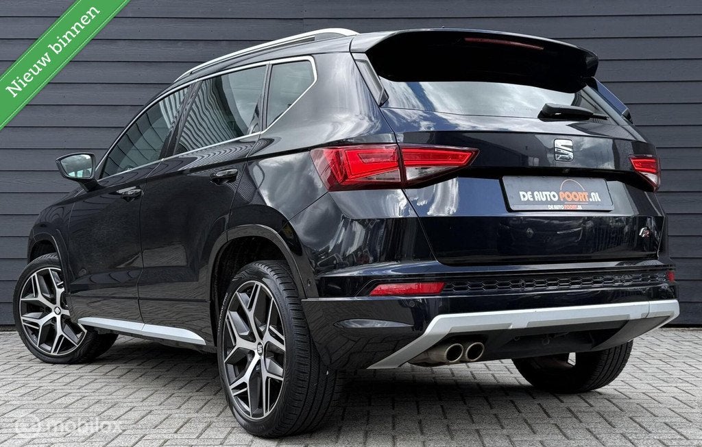 Seat Ateca 1.5 TSI FR Intense DSG Pano.dak/Trekhaak/Viritual, 4 cilinders, Ateca, Zwart, Leder