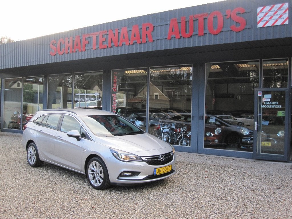 Opel Astra Sports Tourer 1.0 Edition zeer mooi en lux apk 31, Auto's, Opel, Voorwielaandrijving, Stof, Gebruikt, 1178 kg