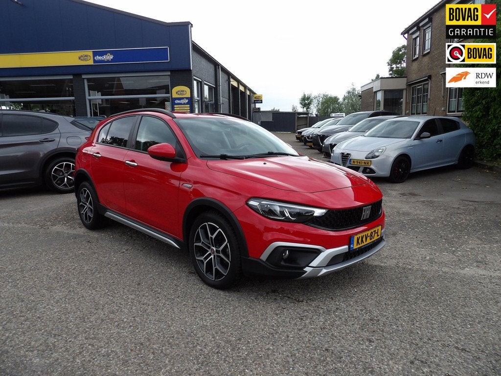 Fiat Tipo 1.5 Hybrid Automaat Red / Rijklaarprijs, Auto's, Fiat, 12 maanden, 1325 kg, Gebruikt, Euro 6
