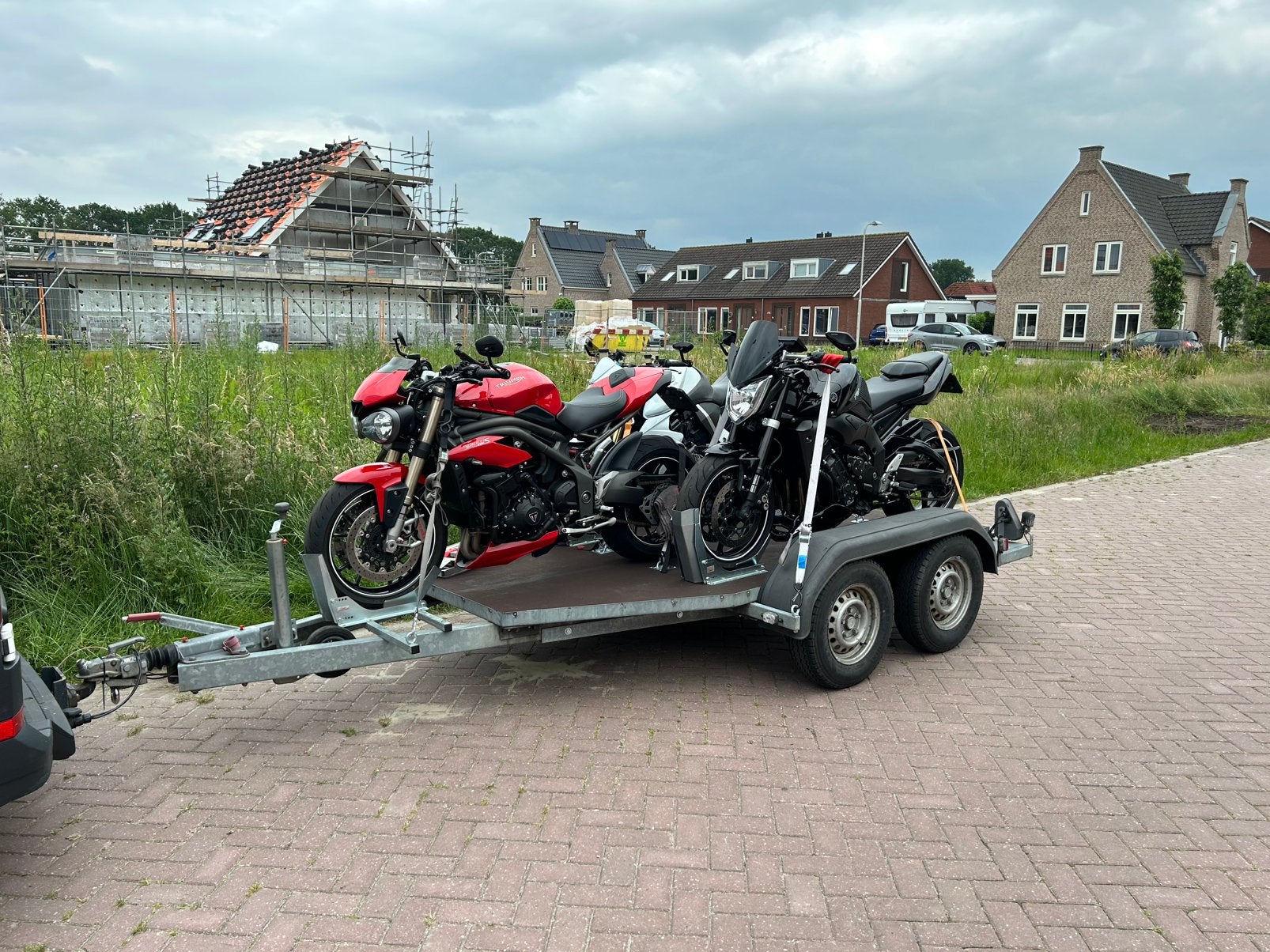 Motor trailer voor 3 motoren., Ophalen