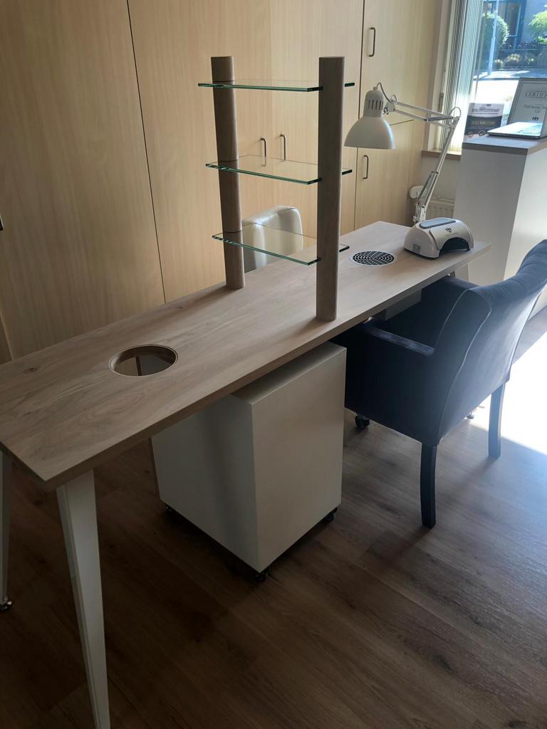 Professionele nagelstudio inboedel te koop nageltafel, Ophalen