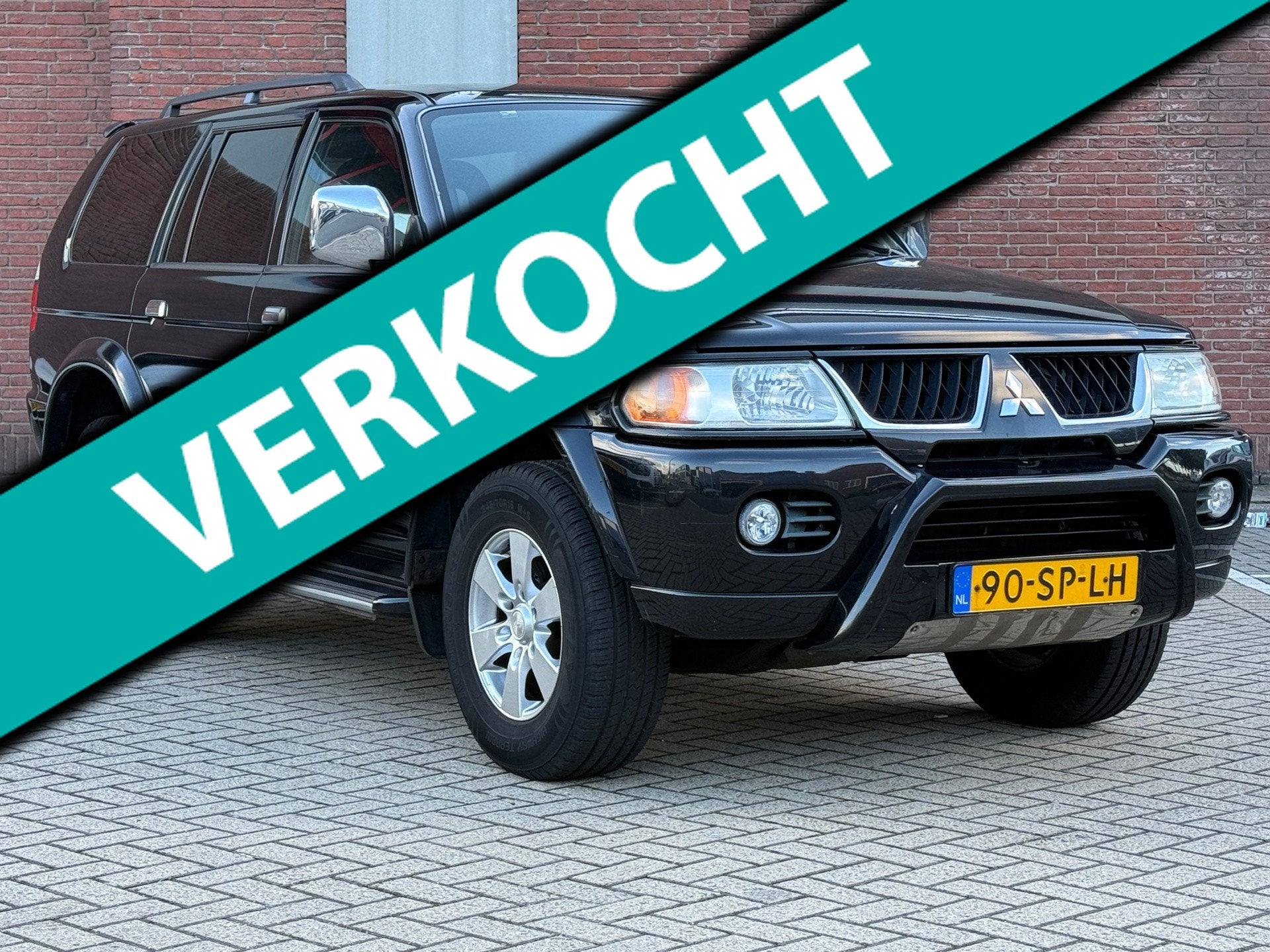 Mitsubishi Pajero Sport 3.0 V6 Intense| AUT | 4X4 | LEDER |, Auto's, Automaat, Gebruikt, 2800 kg, Zwart