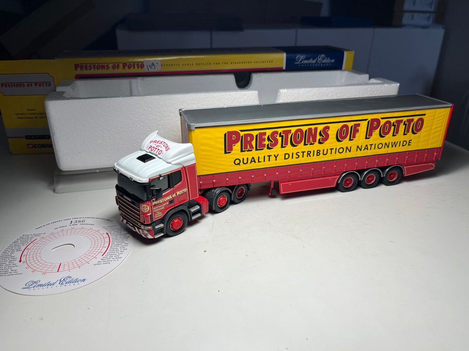 Corgi Toys - Scania Curtainside Prestons of Potto - 1:50, Ophalen of Verzenden, Zo goed als nieuw, Bus of Vrachtwagen, Corgi