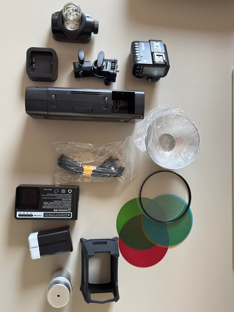 Te koop: Godox AD200Pro flitser met accessoires, Ophalen of Verzenden, Zo goed als nieuw, Overige merken
