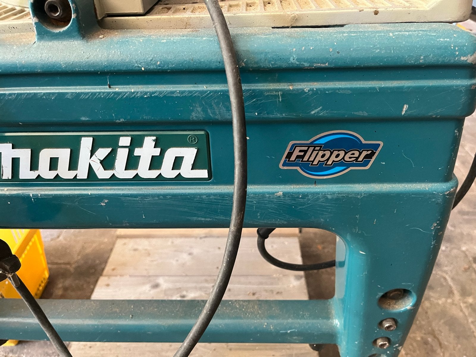 Makita Flipper zaagtafel met defecte zaagmachine, Ophalen, Gebruikt, 70 mm of meer, Afkortzaag