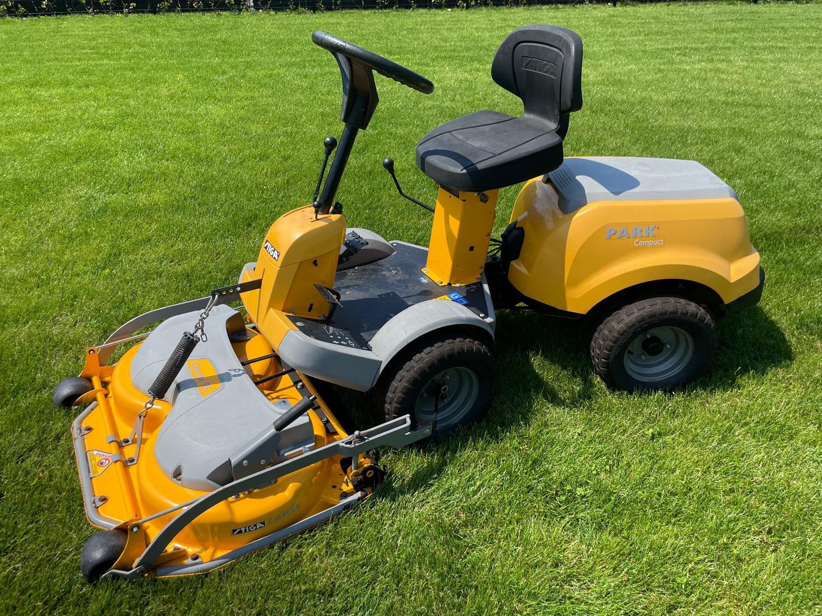 Stiga park compact grasmaaier schakel, Ophalen, Zo goed als nieuw