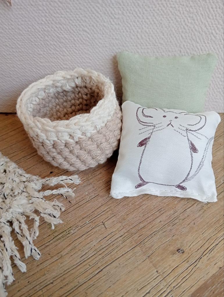Mandje en kussentjes poppenhuis muizenhuis, Ophalen of Verzenden, Nieuw, Poppenhuis
