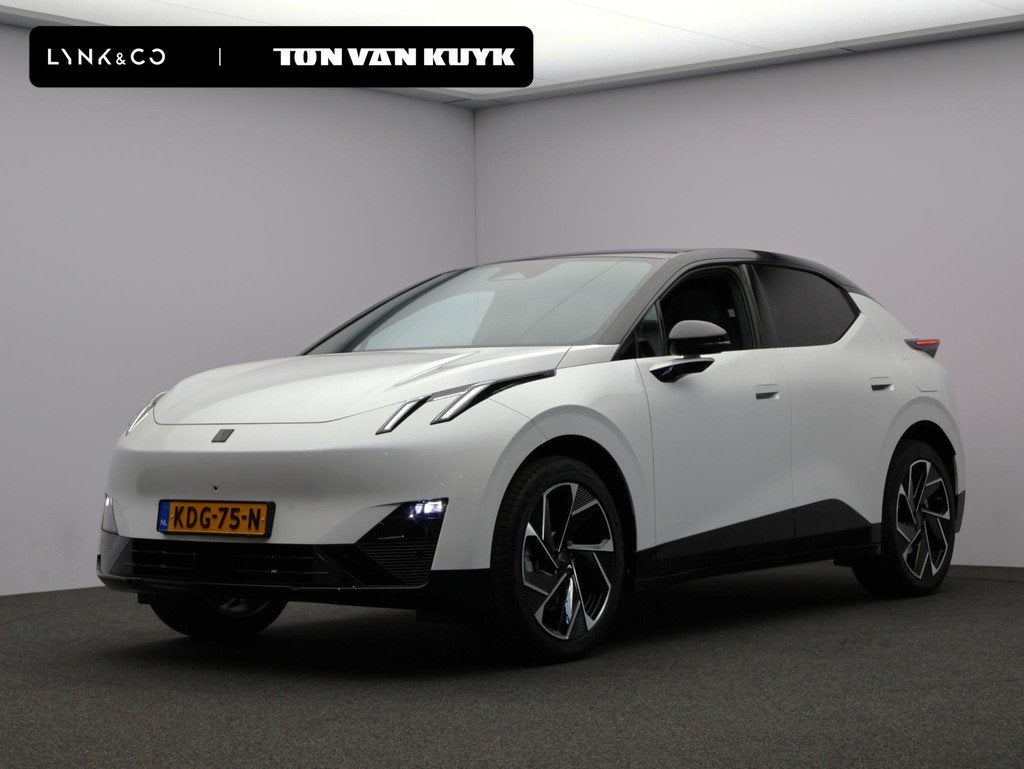 Lynk & Co 02 More 66 kWh Demo voertuig, Auto's, Lynk & Co, Automaat, Achterwielaandrijving, Automatische klimaatregeling, 1795 kg