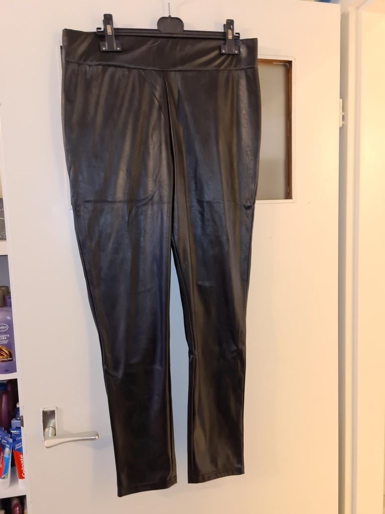 leuke legging maat l   (v22), Ophalen of Verzenden, Gedragen, Zwart, Legging